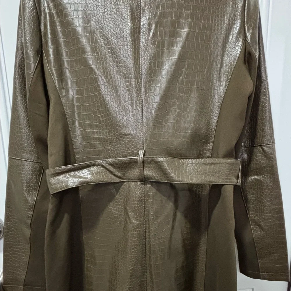 Chic Faux Leather Croc-Embossed Dress - Picture 4 of 11